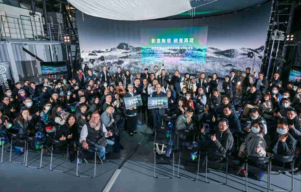 再现影像LED虚拟制作摄影棚整合拍摄场景、、内容制作、、、技术指导到设备租借一站式服务，，，，可望提升LED虚拟制作的影视效能，，，，进而产出更多高质量细致作品